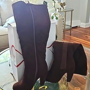 Rouge Mid- Calf Suede heeled Boots Brown size 6